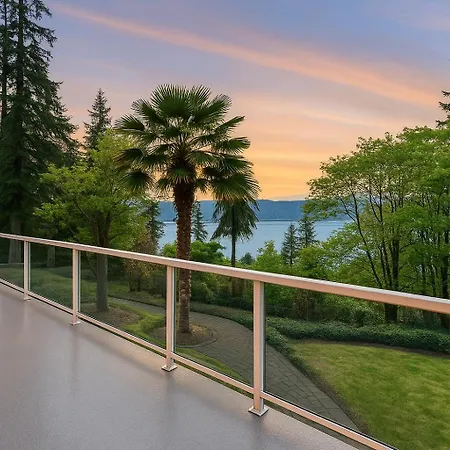 Luxury 180 Degree Lake View